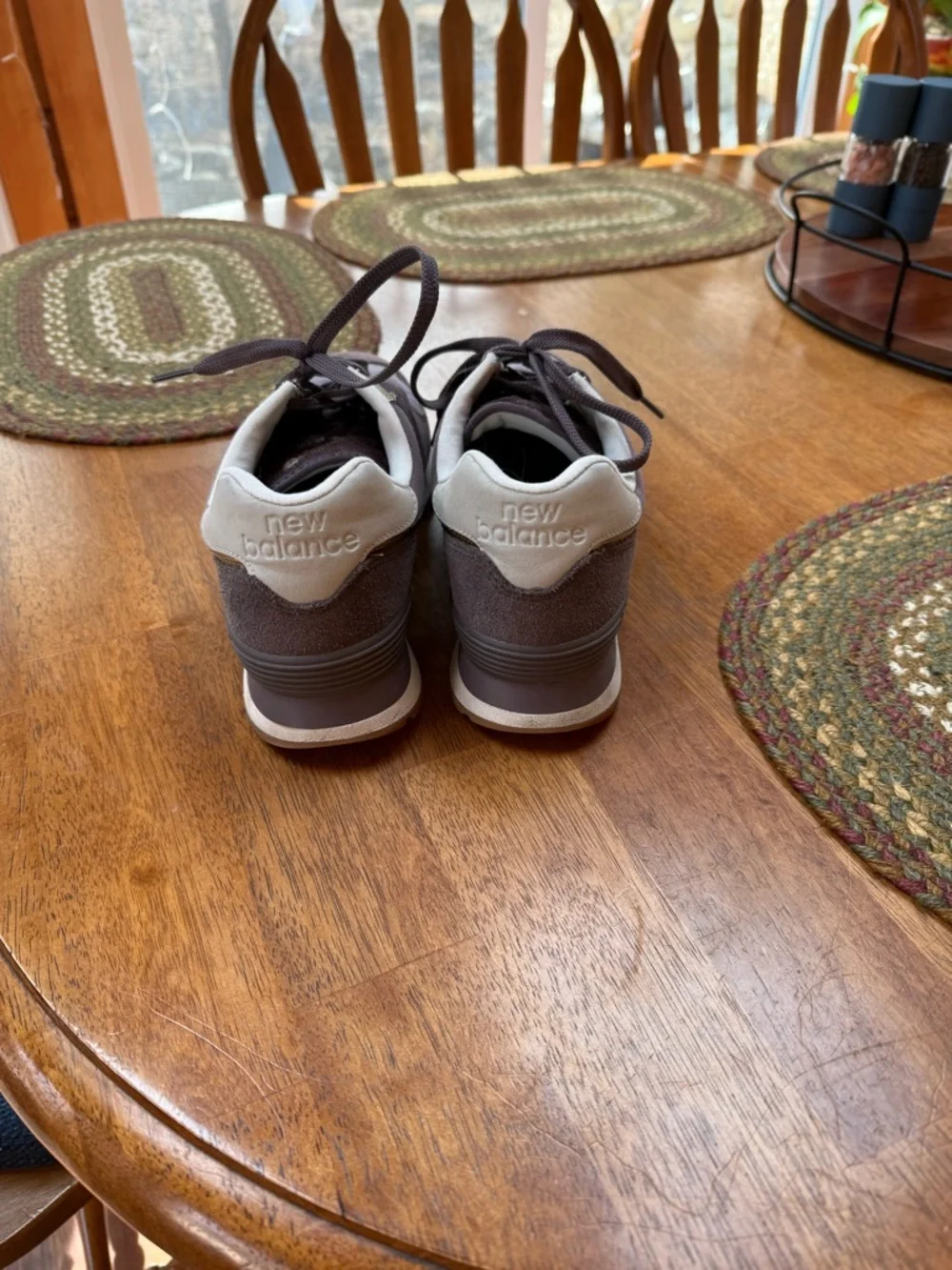 Women’s 574 New Balance Sneakers - Picture 3 of 7